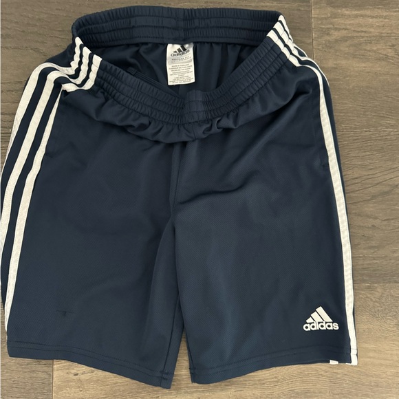 BUNDLE. 6 Boys youth shorts, 5 Adidas sz YL, 1 Nike sz YXL. Like New. - Picture 3 of 7